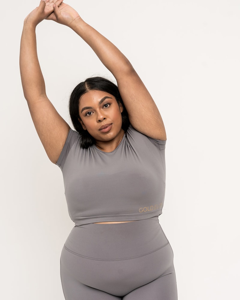 Front of a model wearing a size XXL Sports Tee Cropped in Grace Grey by Gold Elite Apparel. | dia_product_style_image_id:283834